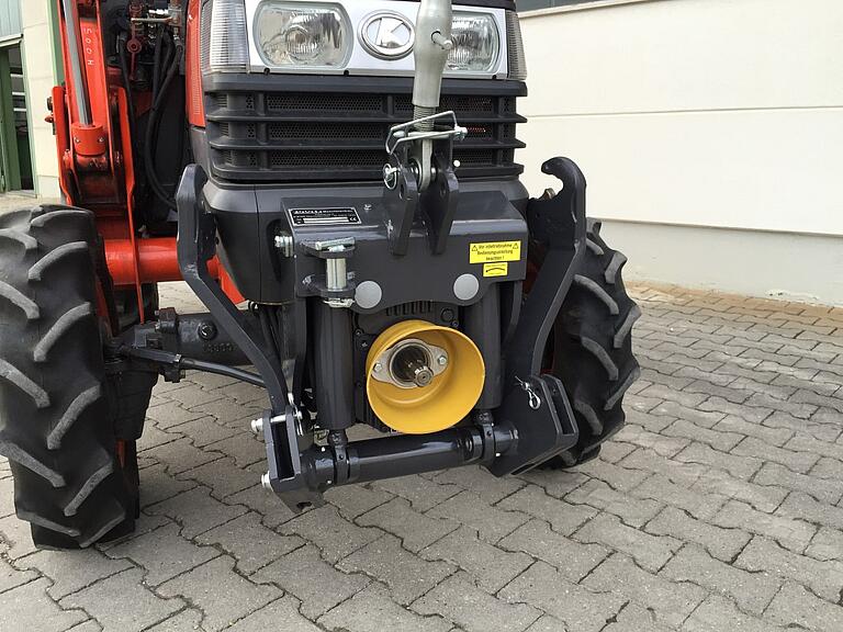 
                        Kubota
                                    L3200
                    